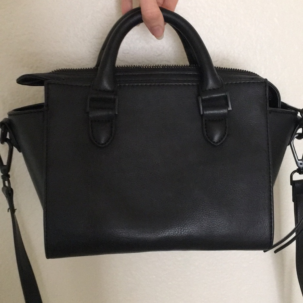 Steve Madden handbag/crossbody.